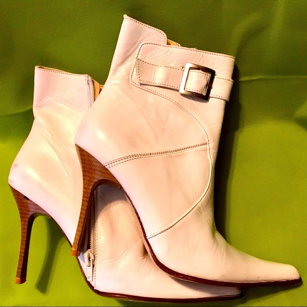 New G.Gacci ALL LEATHER White Botties 5.5